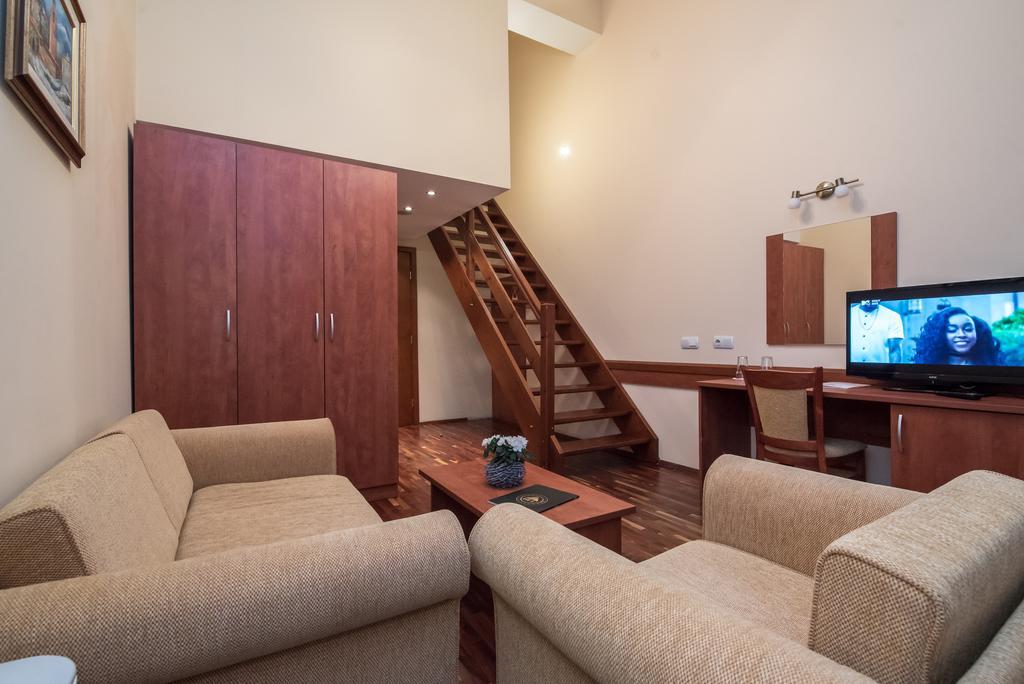 בנסקו Hotel Hermes מראה חיצוני תמונה